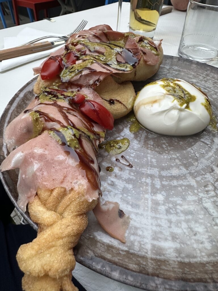 Braided pizza at Nonna Nenetta Belval Luxembourg