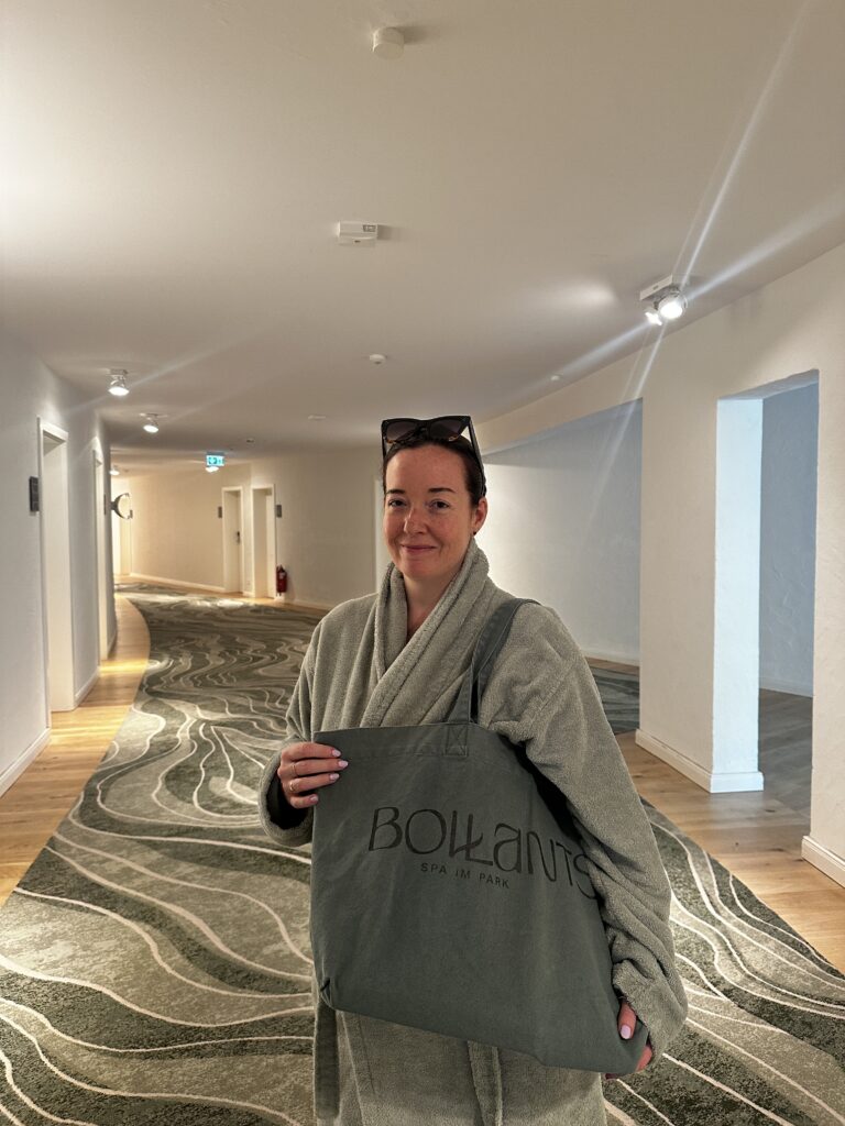 Amanda with the spa bag
